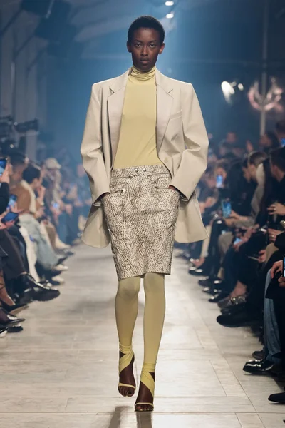 Look 2